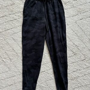 Lululemon Womens Black Camo Joggers